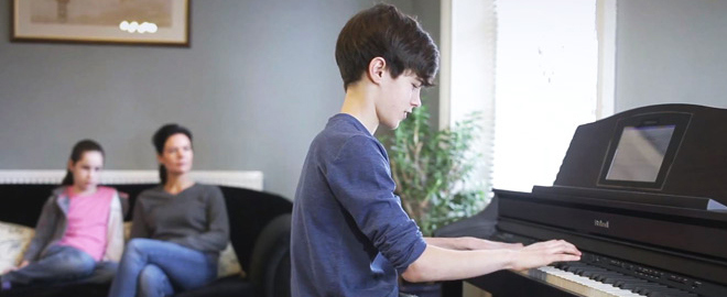 hoc piano co kho khong