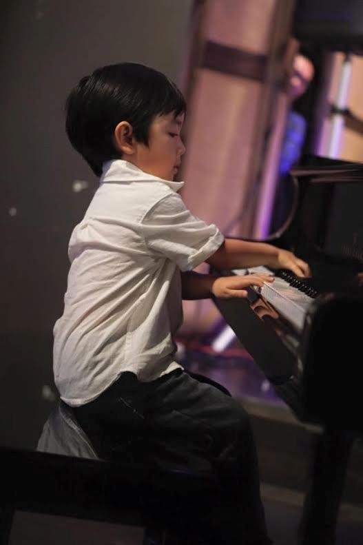 than-dong-piano-goc-Viet-tai-My-2